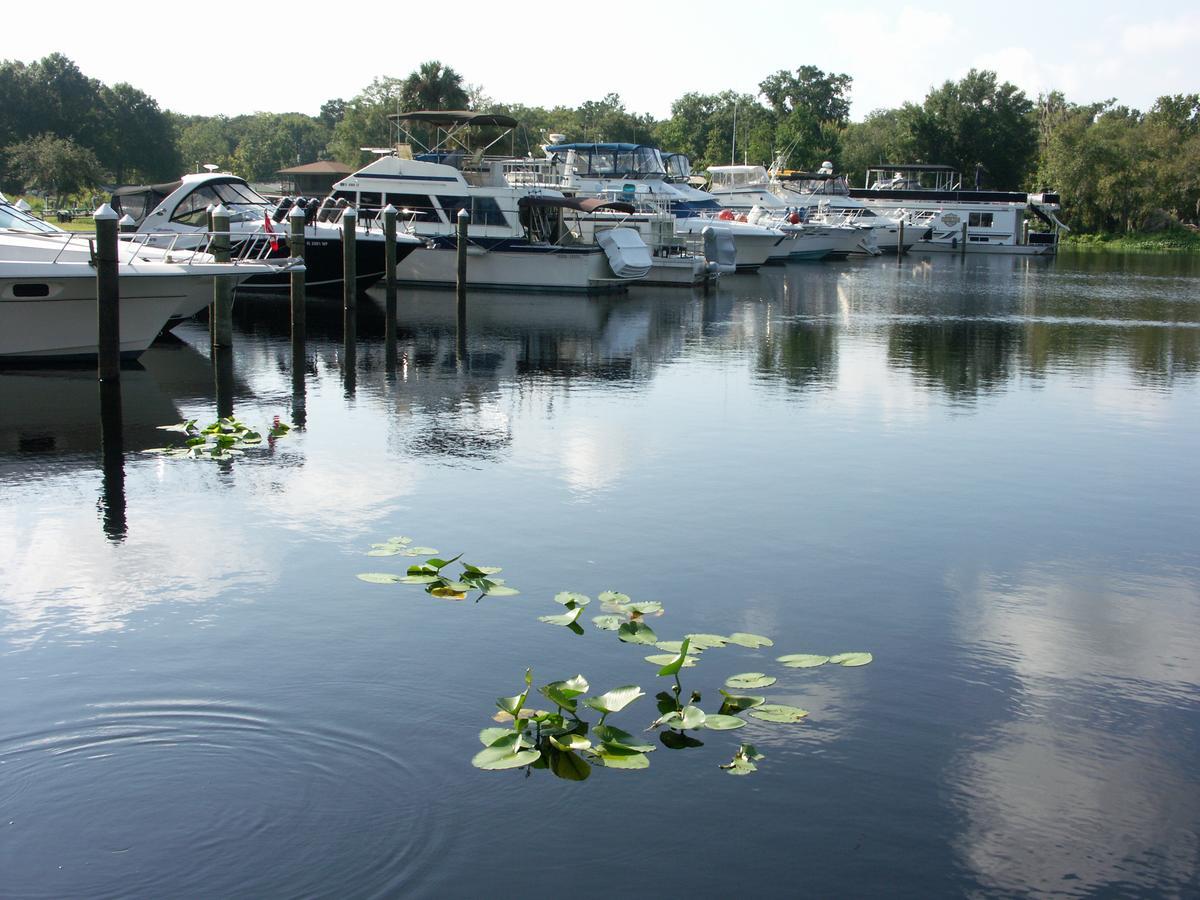 Big River Marina & Lodge Astor Exteriér fotografie